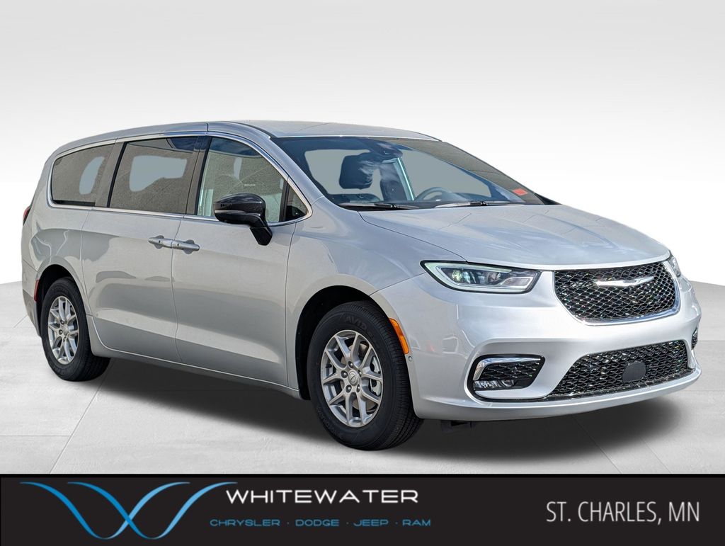2026 Chrysler Pacifica Passenger Van 