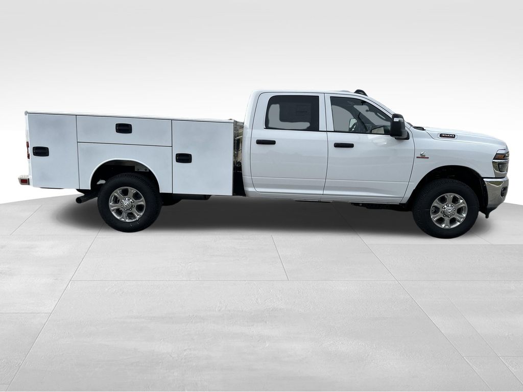 2026 RAM 3500 Chassis Tradesman - Photo 9