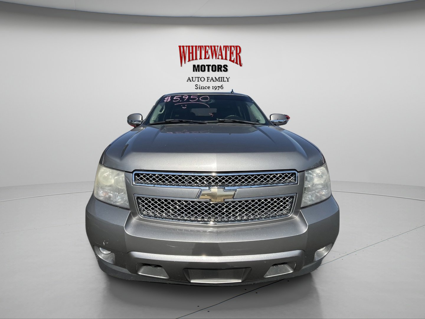 2007 Chevrolet Suburban LT photo 2