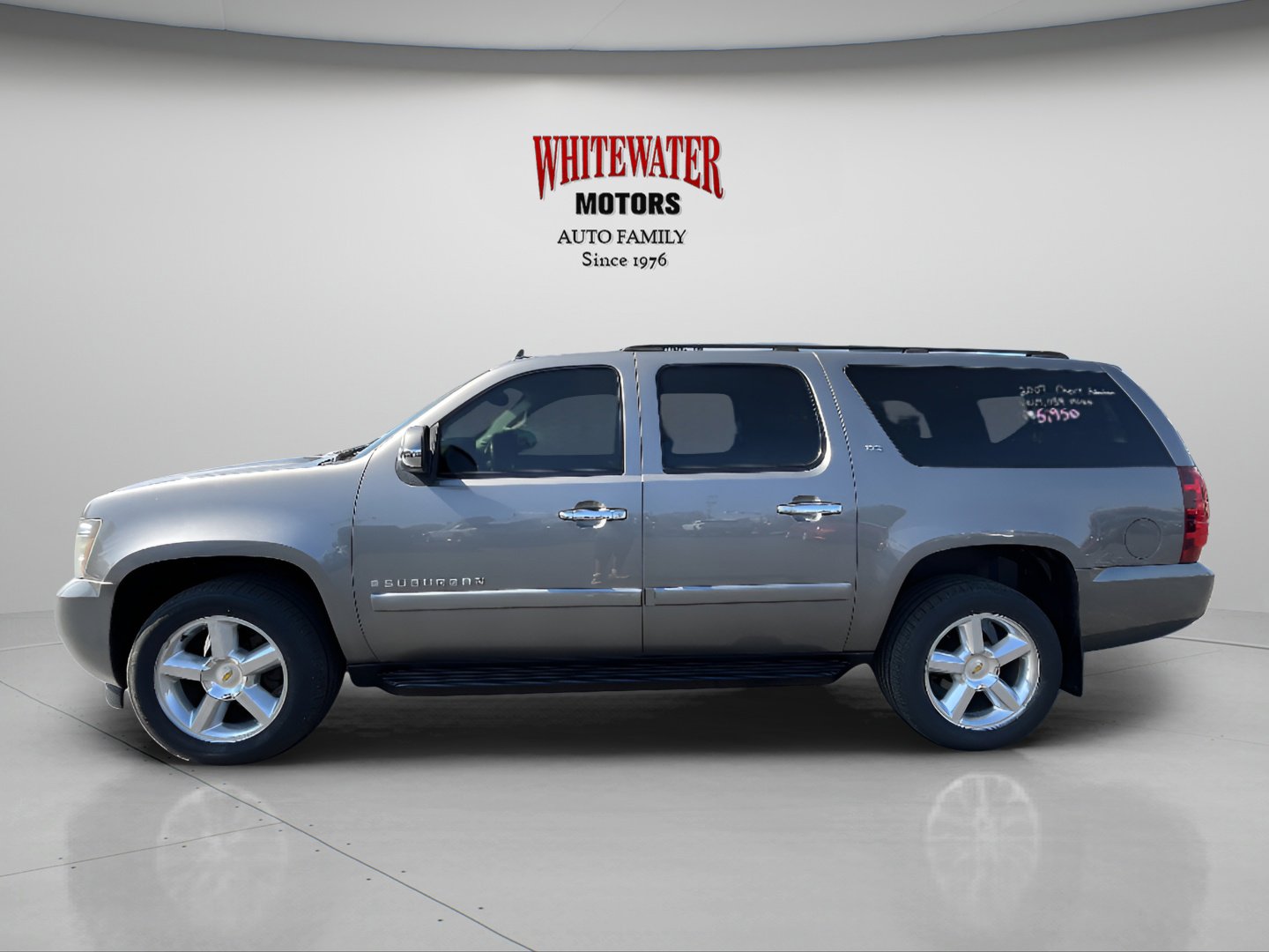 2007 Chevrolet Suburban LT photo 3