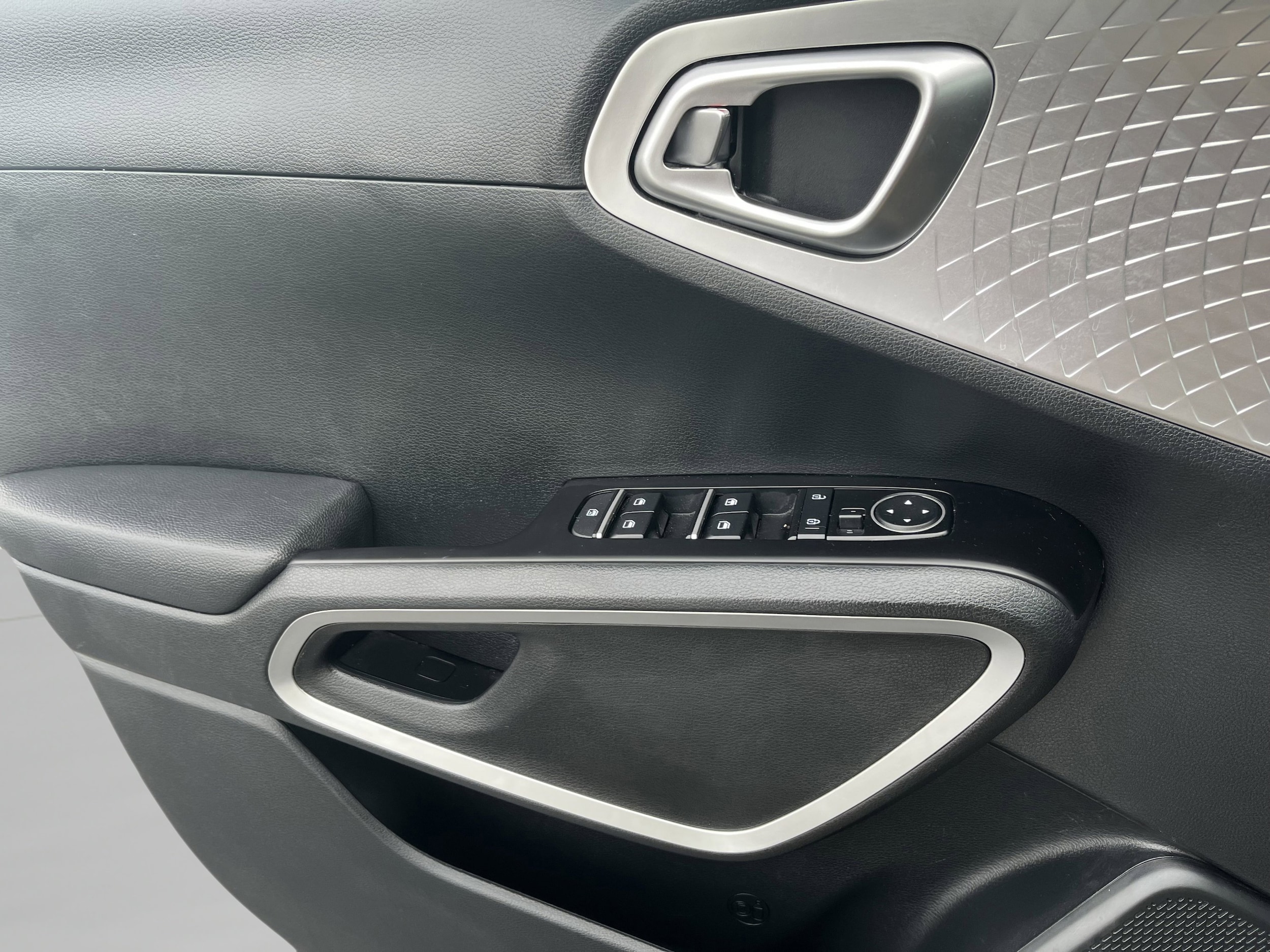 2023 Kia Soul S - Photo 17