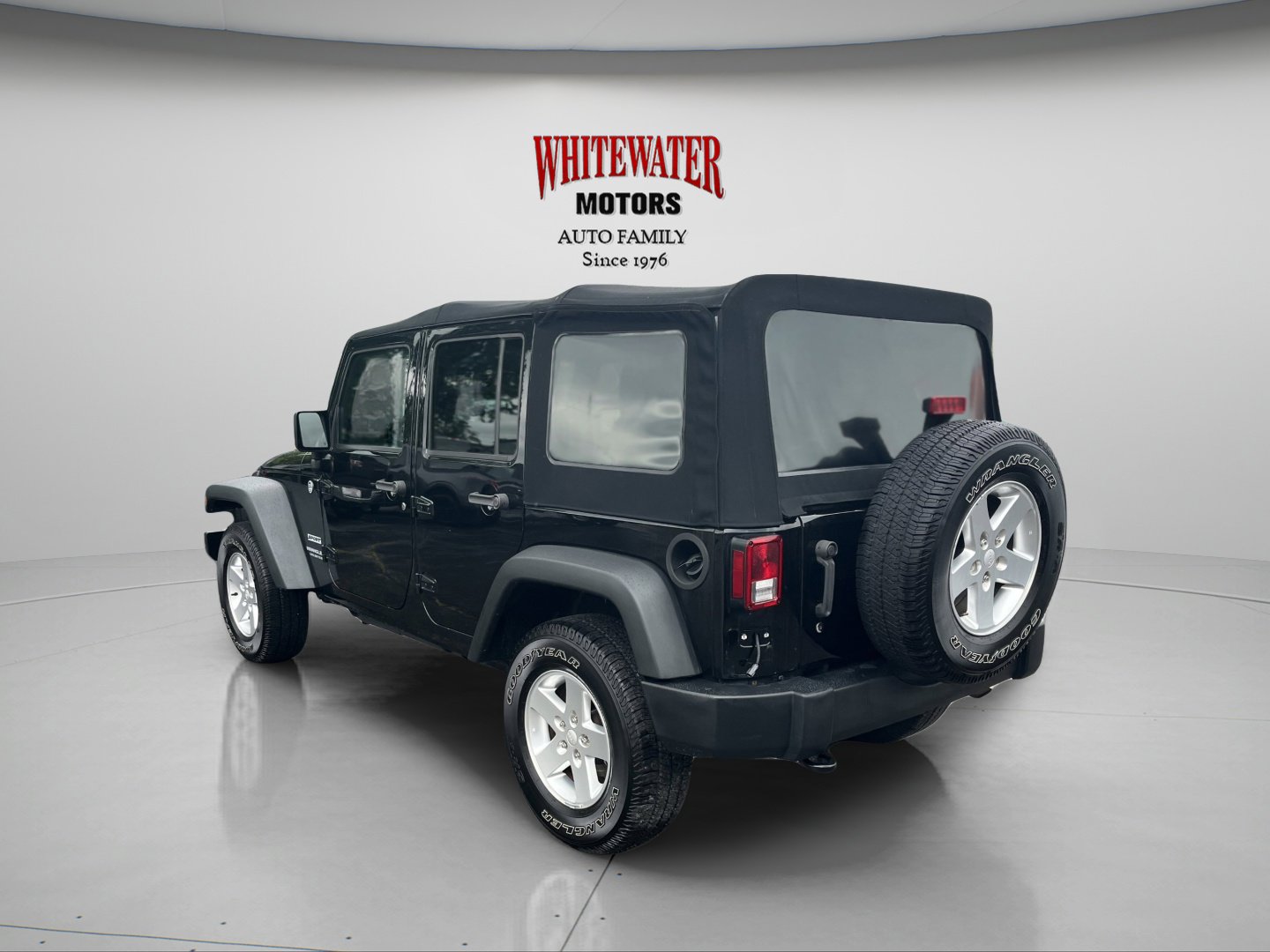 2014 Jeep Wrangler Unlimited Sport photo 3