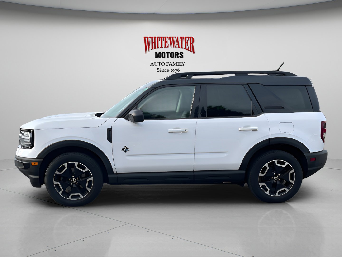 2022 Ford Bronco Sport Outer Banks photo 2
