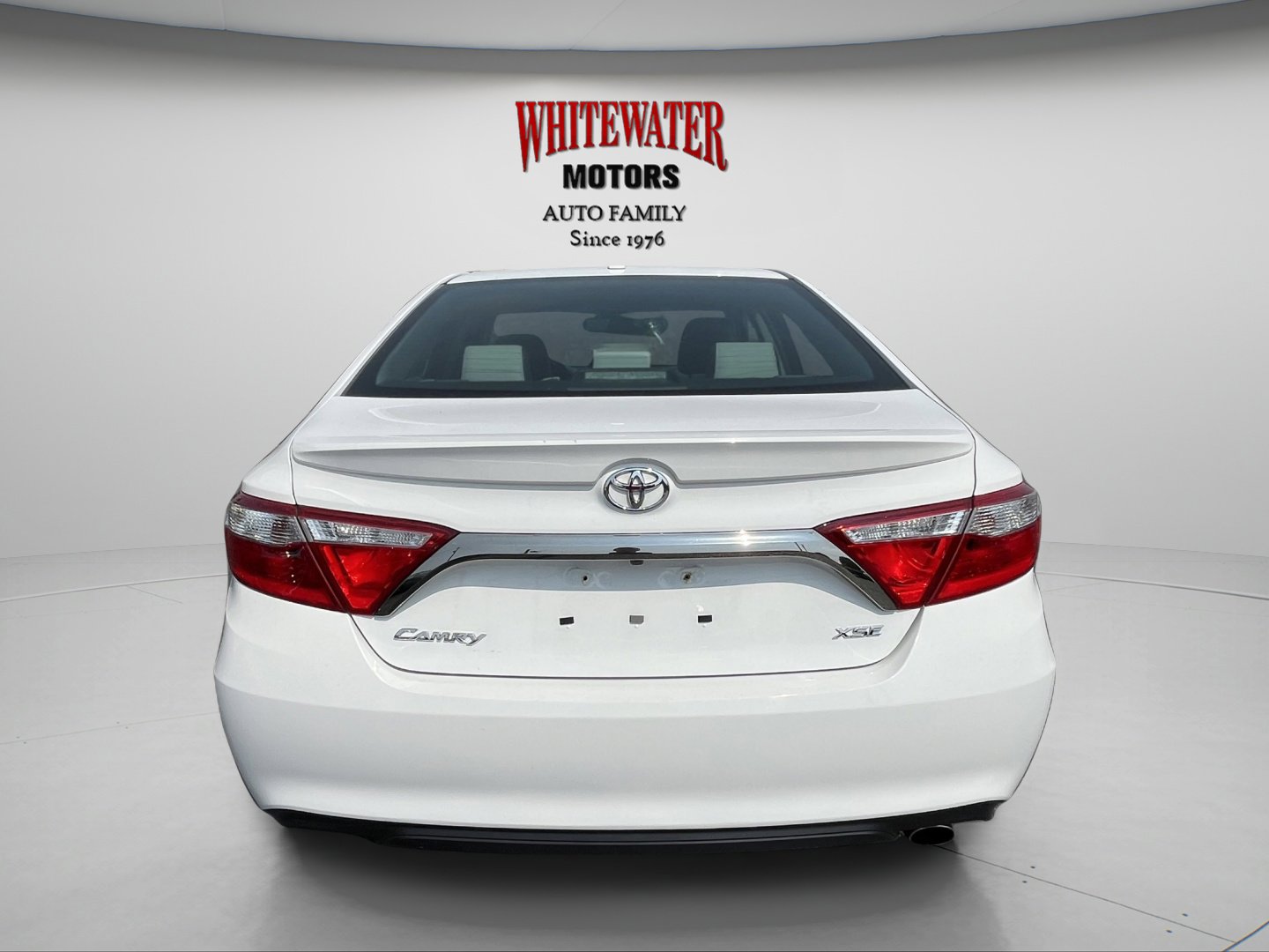 2016 Toyota Camry XSE photo 4