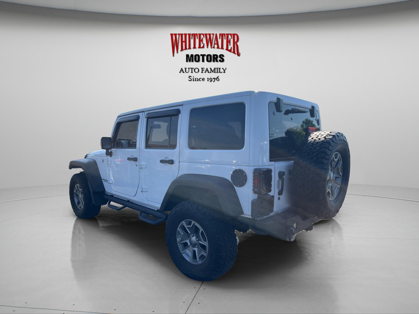 2017 Jeep Wrangler Unlimited Rubicon photo 2