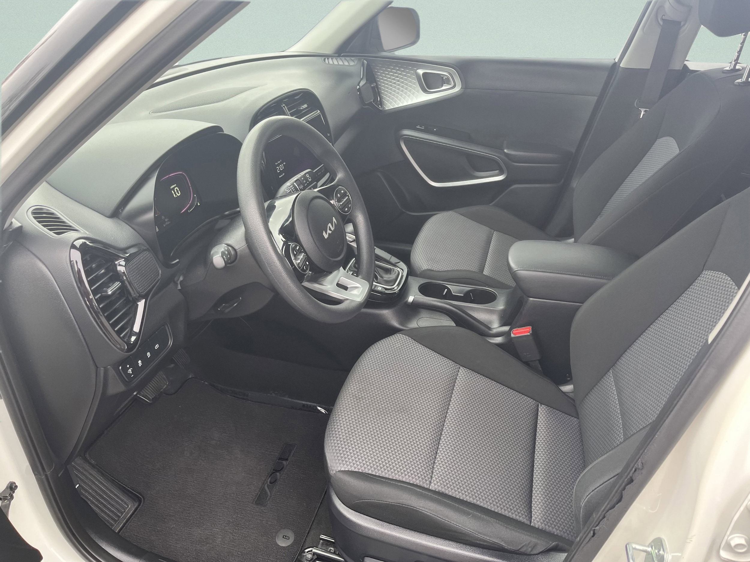 2023 Kia Soul S - Photo 12
