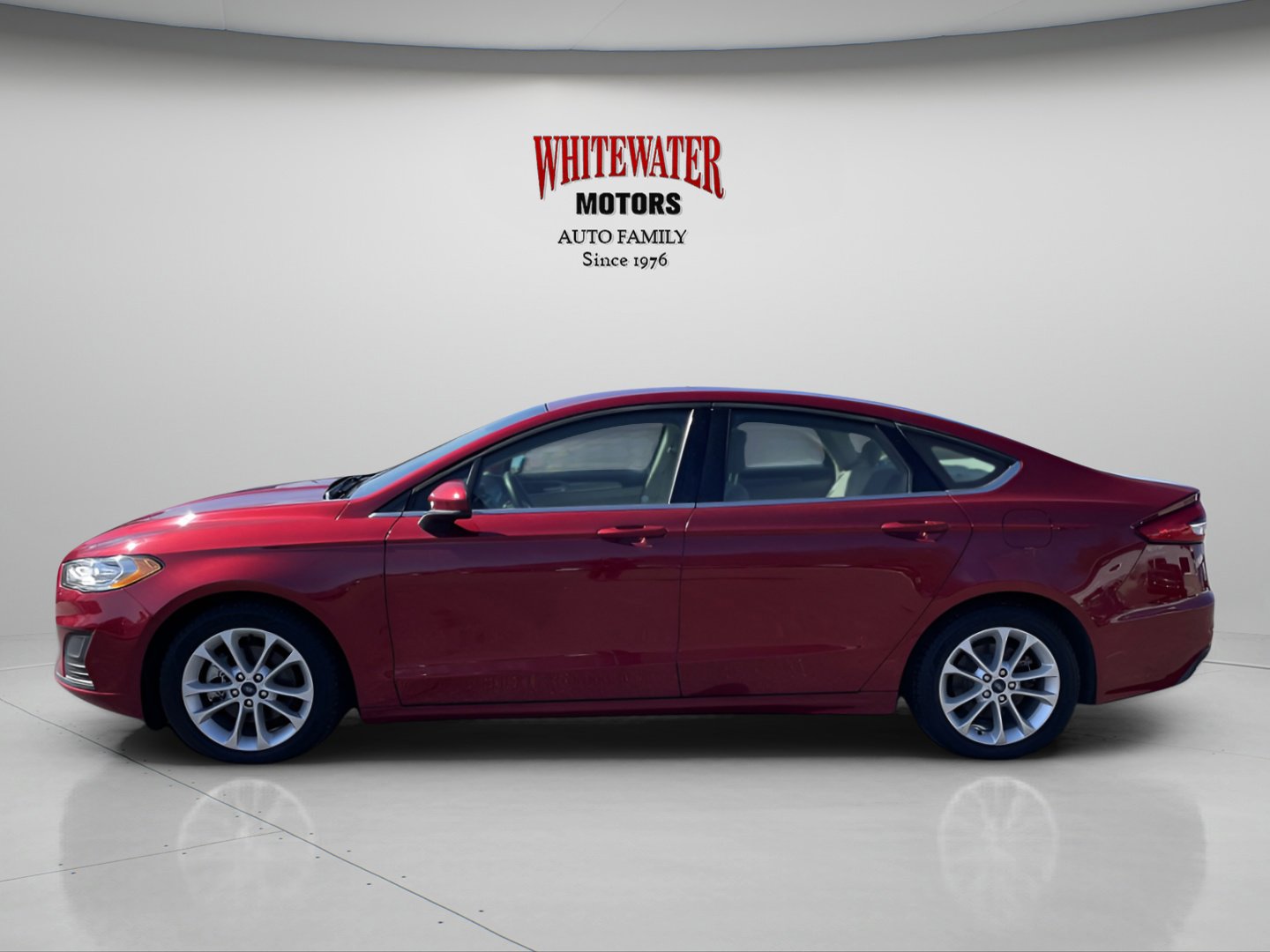 2019 Ford Fusion Hybrid SE photo 2