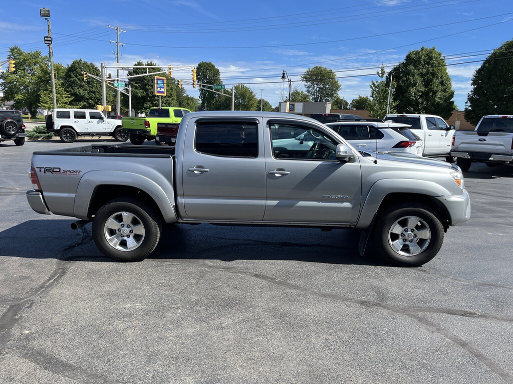 Used 2015 Toyota Tacoma Crew Cab Pickup