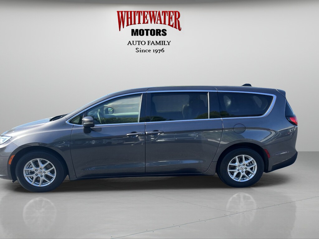 Used 2023 Chrysler Pacifica Touring L Van Passenger Van