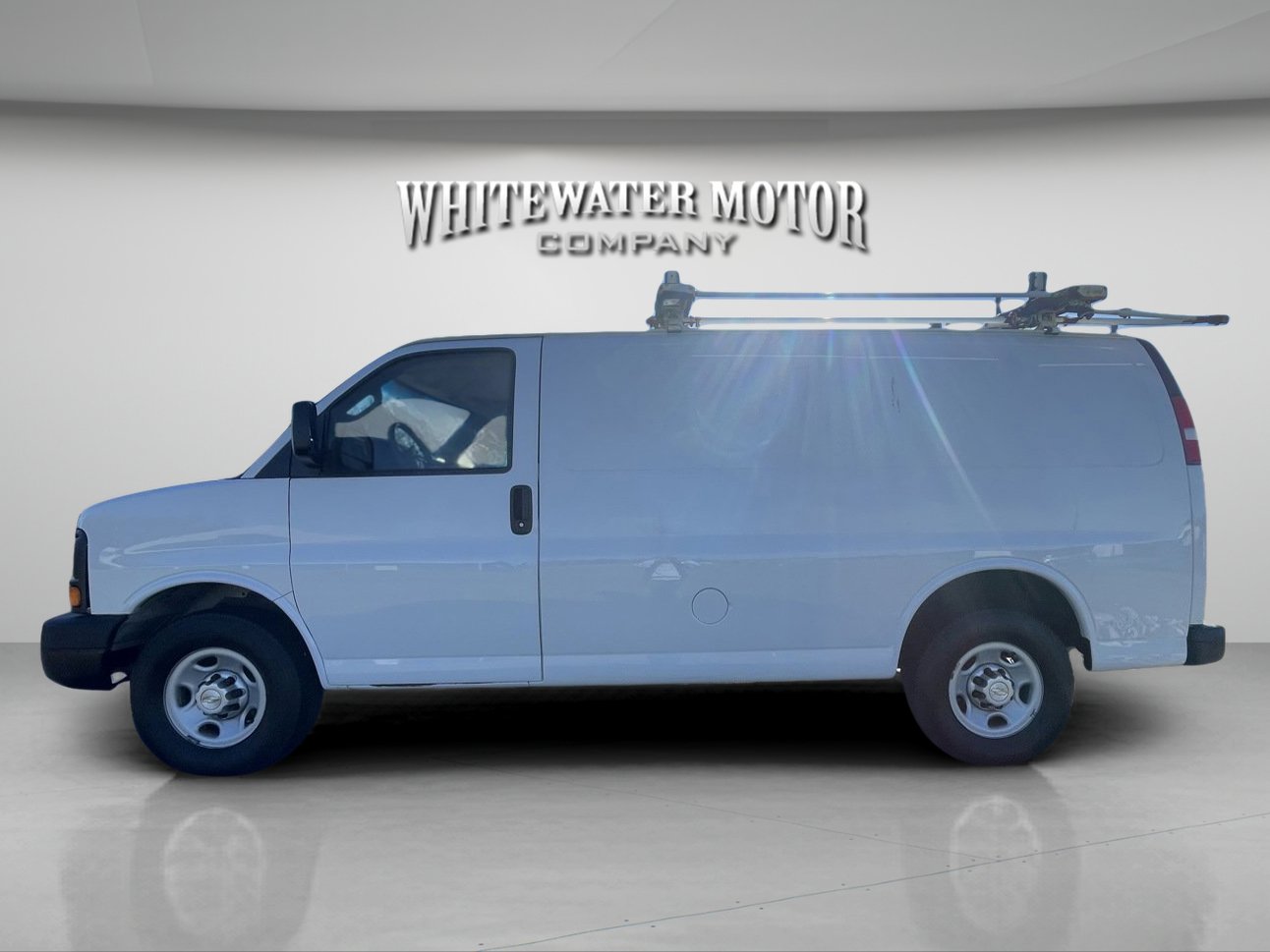 2017 Chevrolet Express 2500 Work Van photo 2