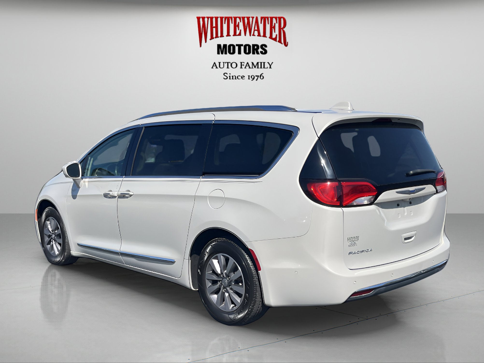 2019 Chrysler Pacifica Touring Plus photo 3