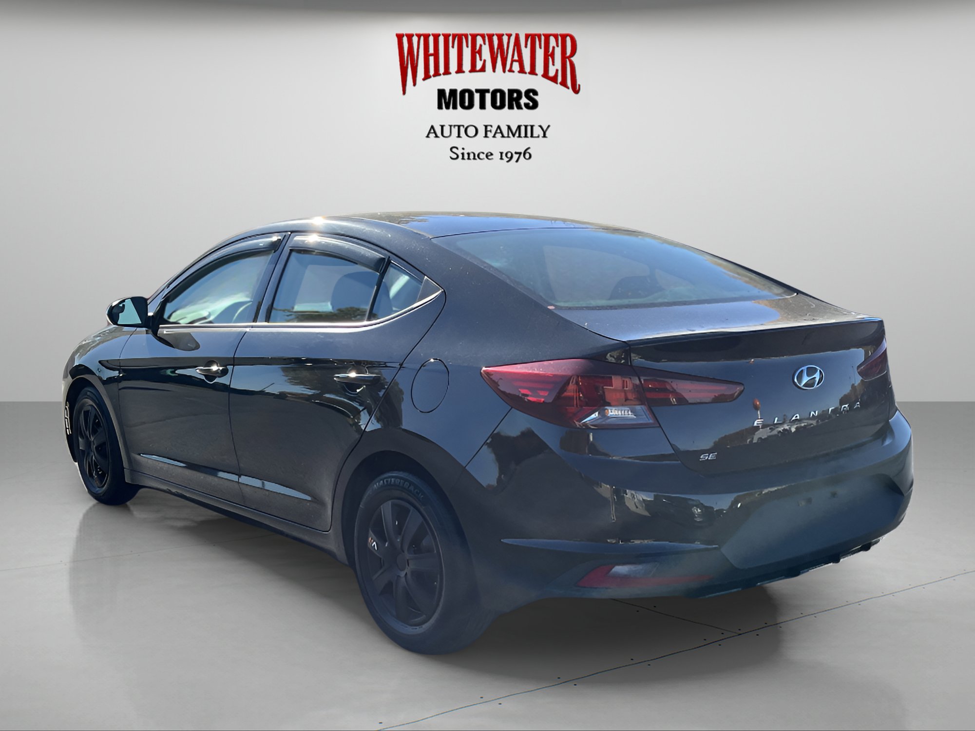 2019 Hyundai Elantra SE photo 3