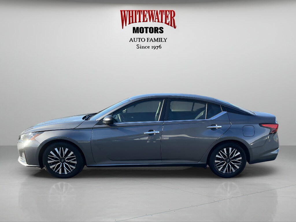 Used 2024 Nissan Altima 2.5 SV Sedan