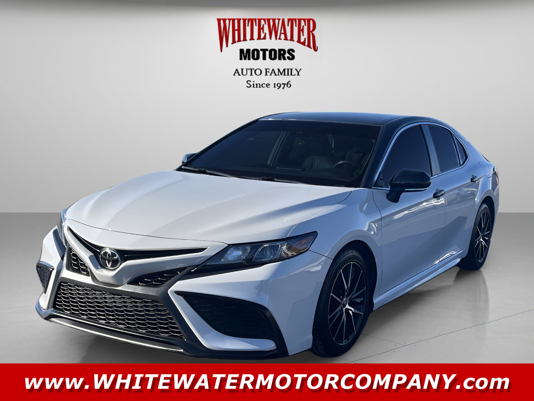 2022 Toyota Camry SE's photo