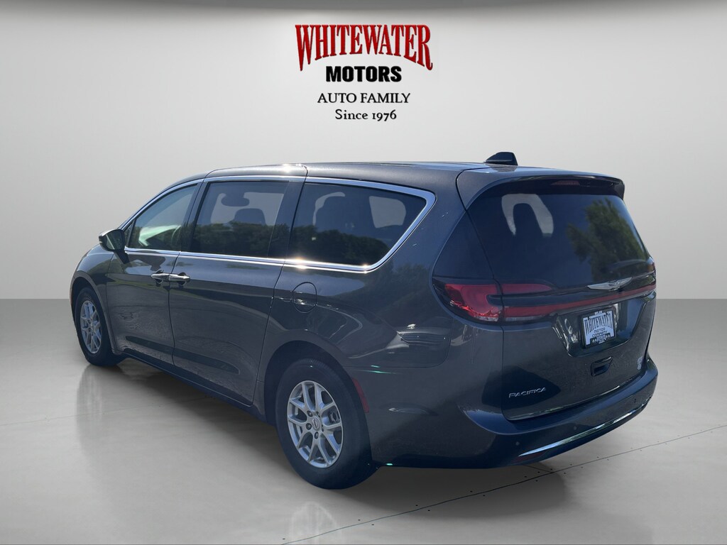 Used 2023 Chrysler Pacifica Touring L Van Passenger Van
