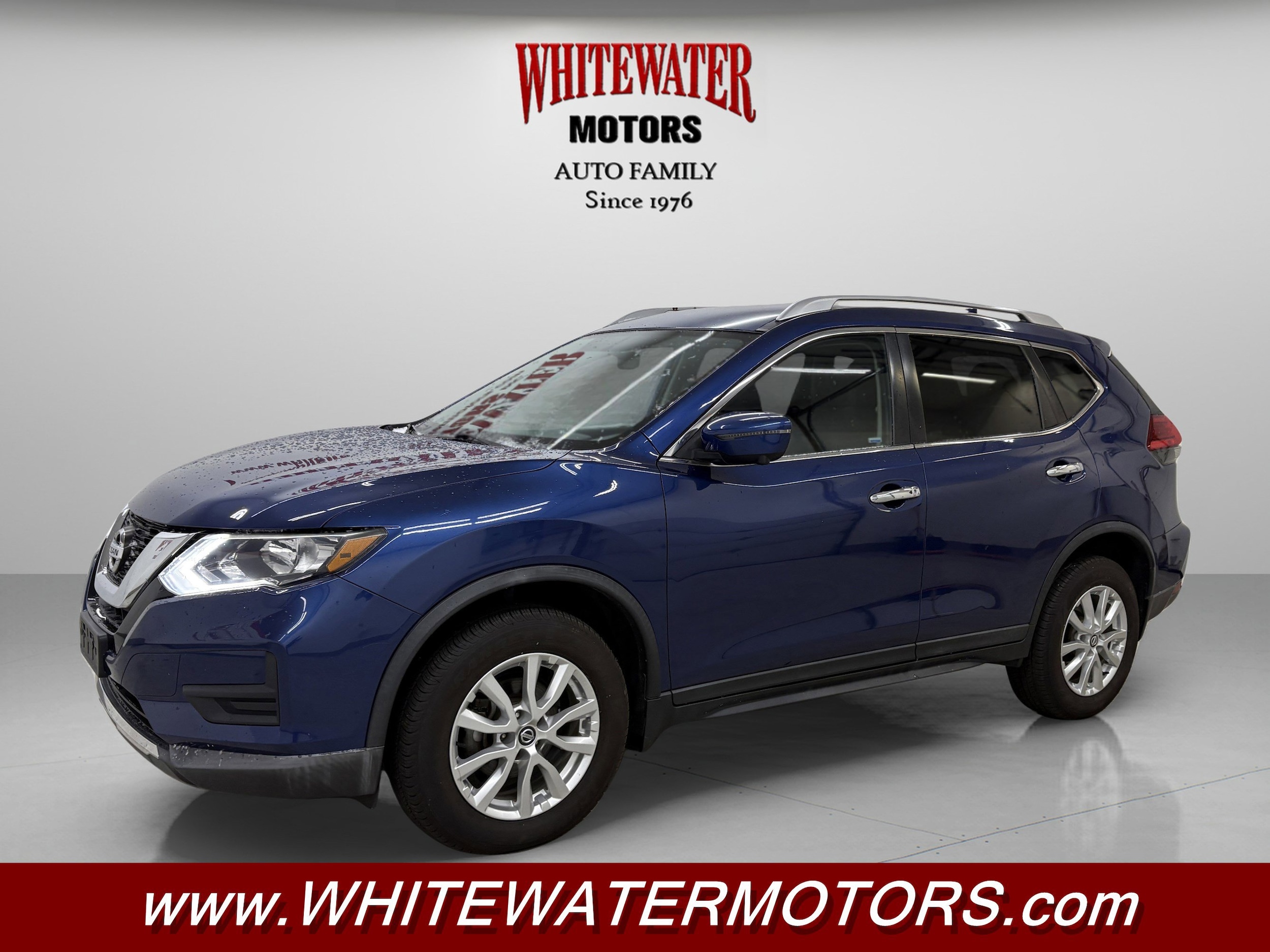 2017 Nissan Rogue SV's photo