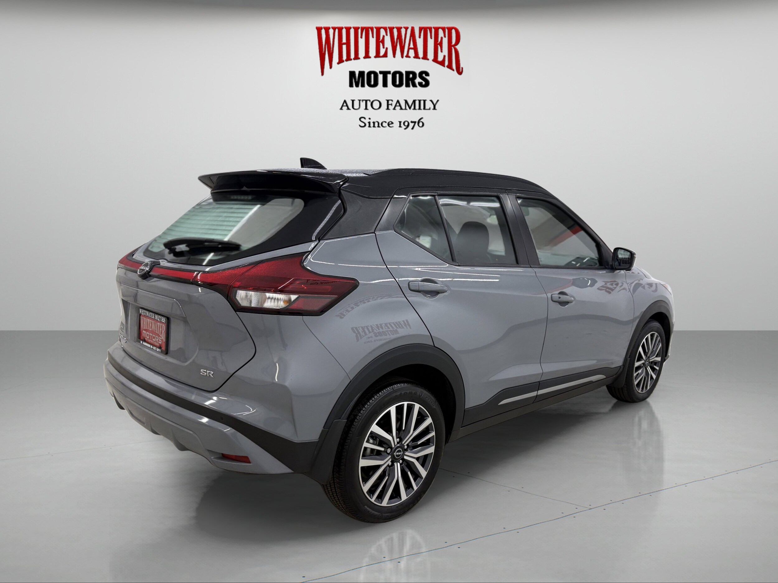2024 Nissan Kicks SR photo 4