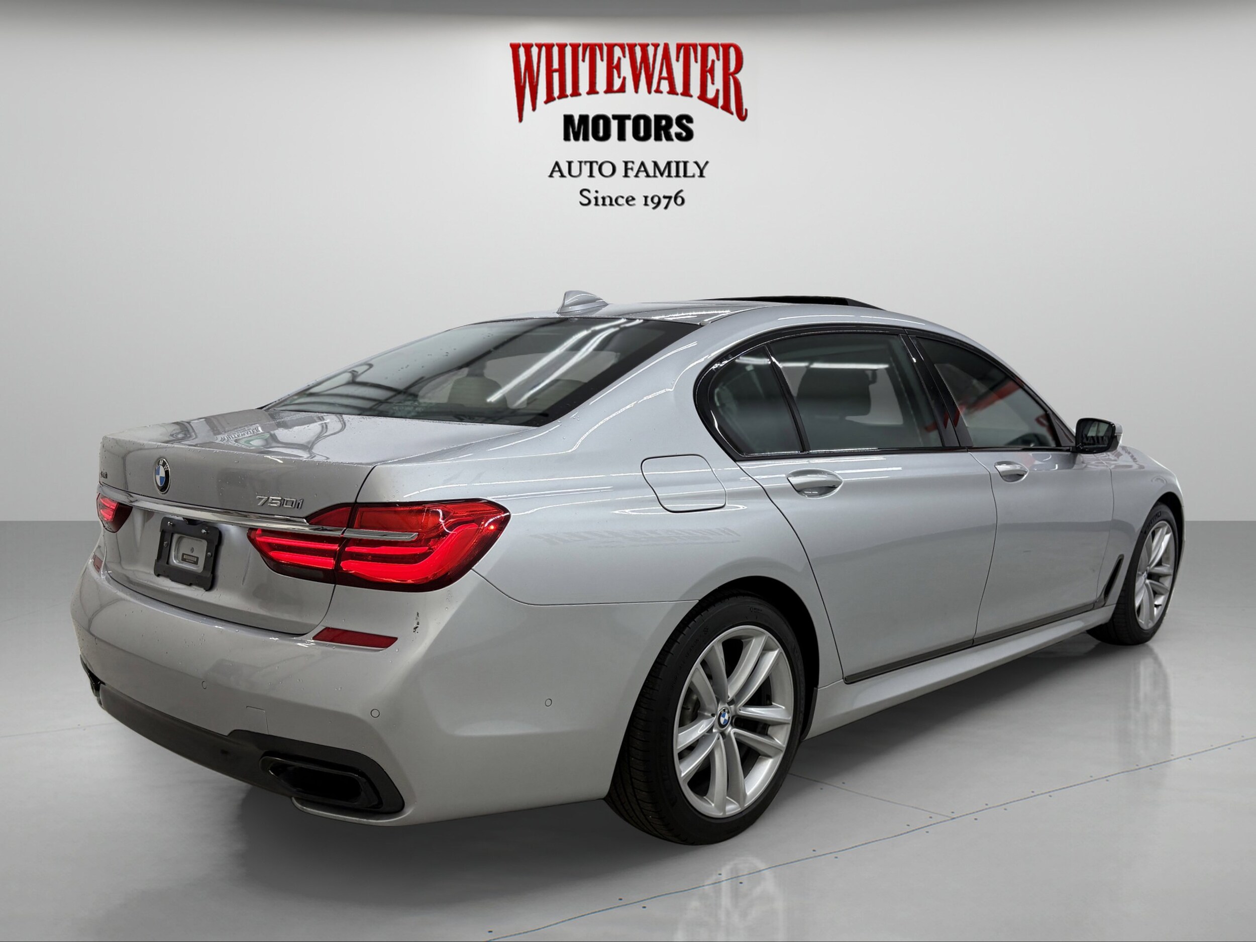 2017 Bmw 750i / B7 xDrive photo 4