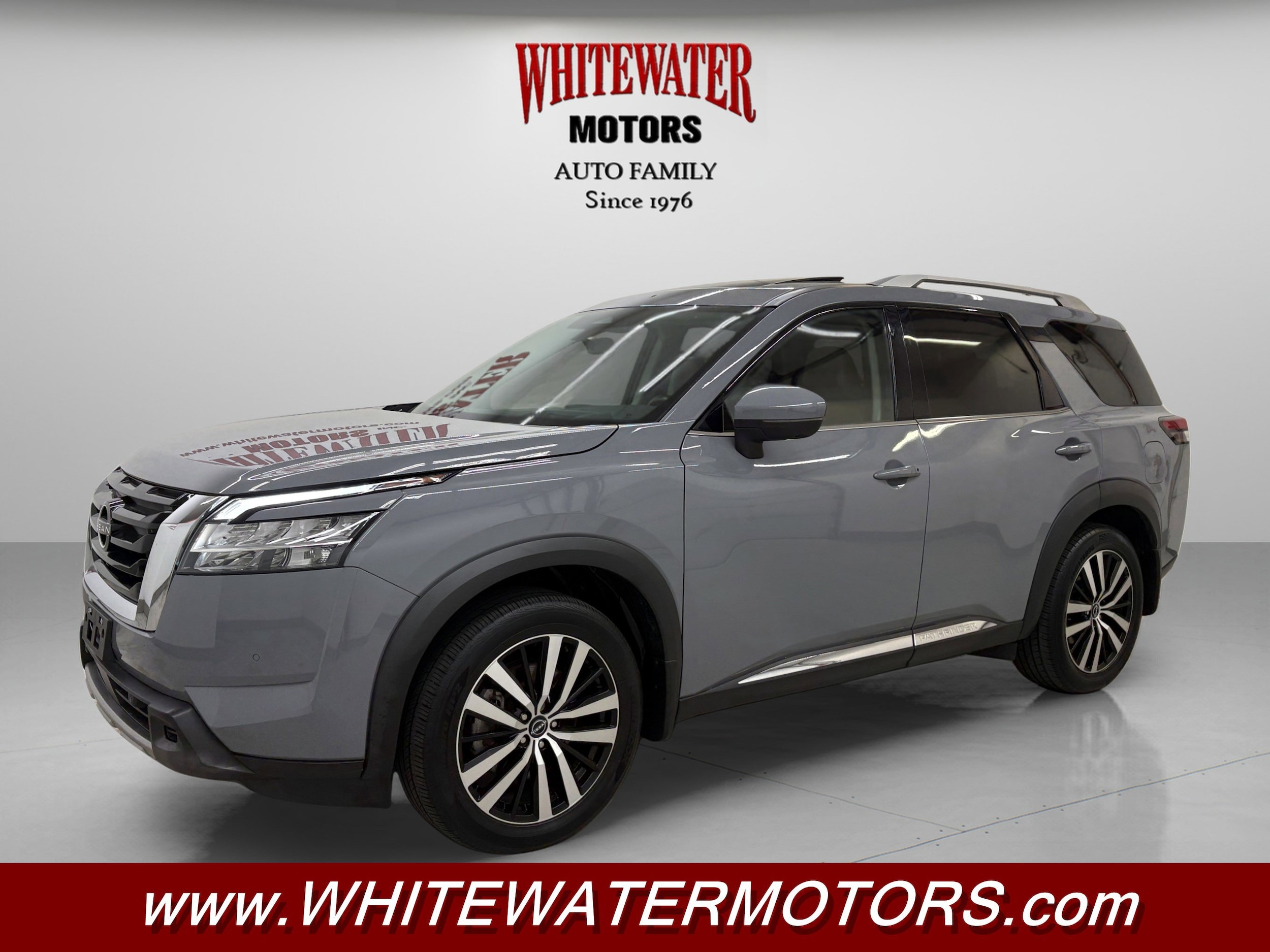2024 Nissan Pathfinder Platinum 4WD's photo