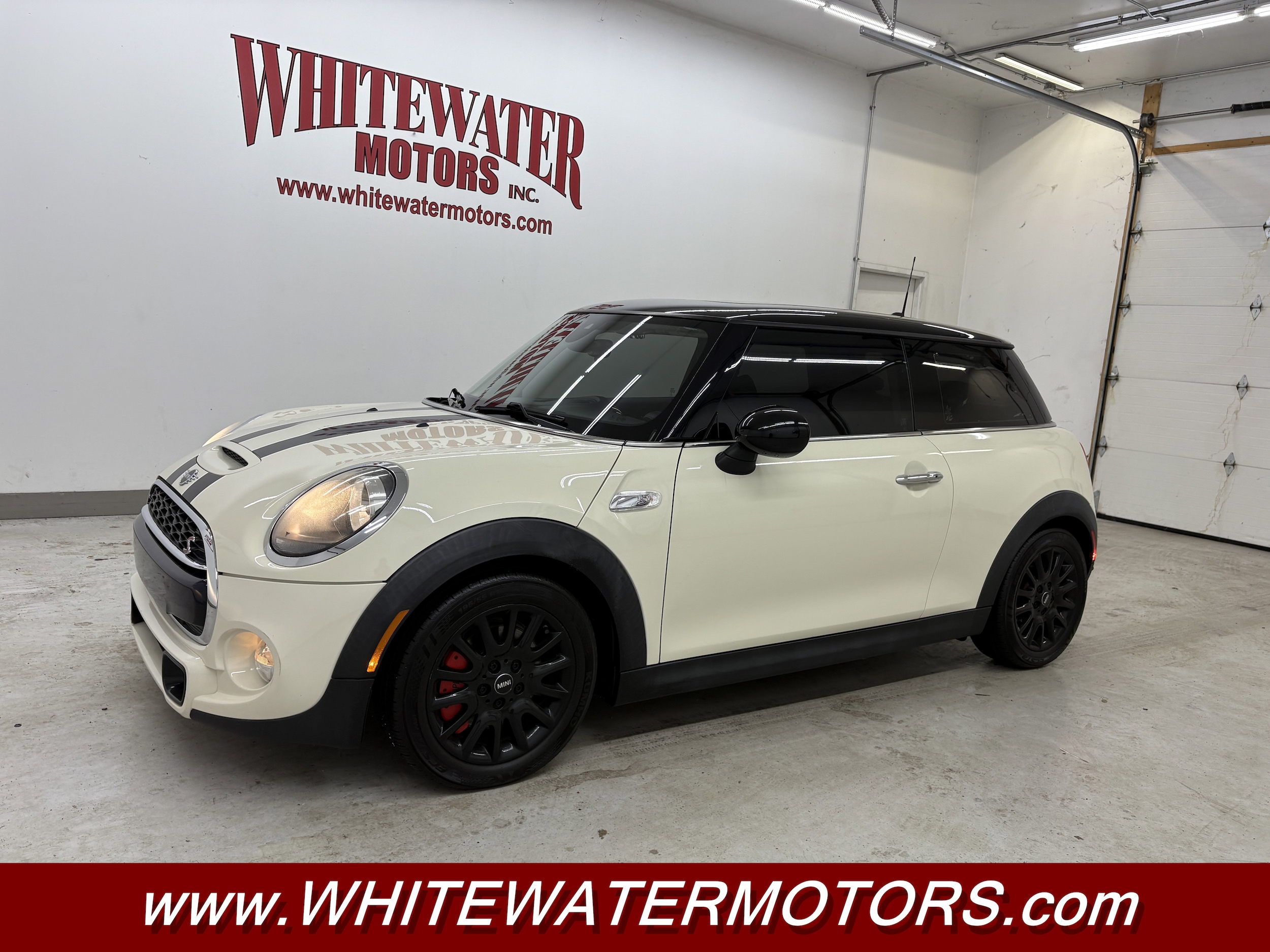 2019 MINI Hardtop 2 Door S's photo