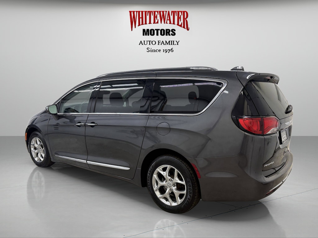 Used 2019 Chrysler Pacifica Limited Mini-van, Passenger