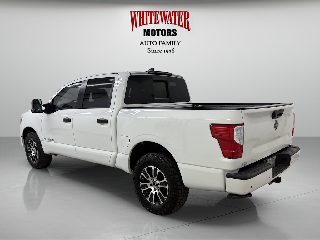 Used 2024 Nissan Titan SV Crew Cab Pickup