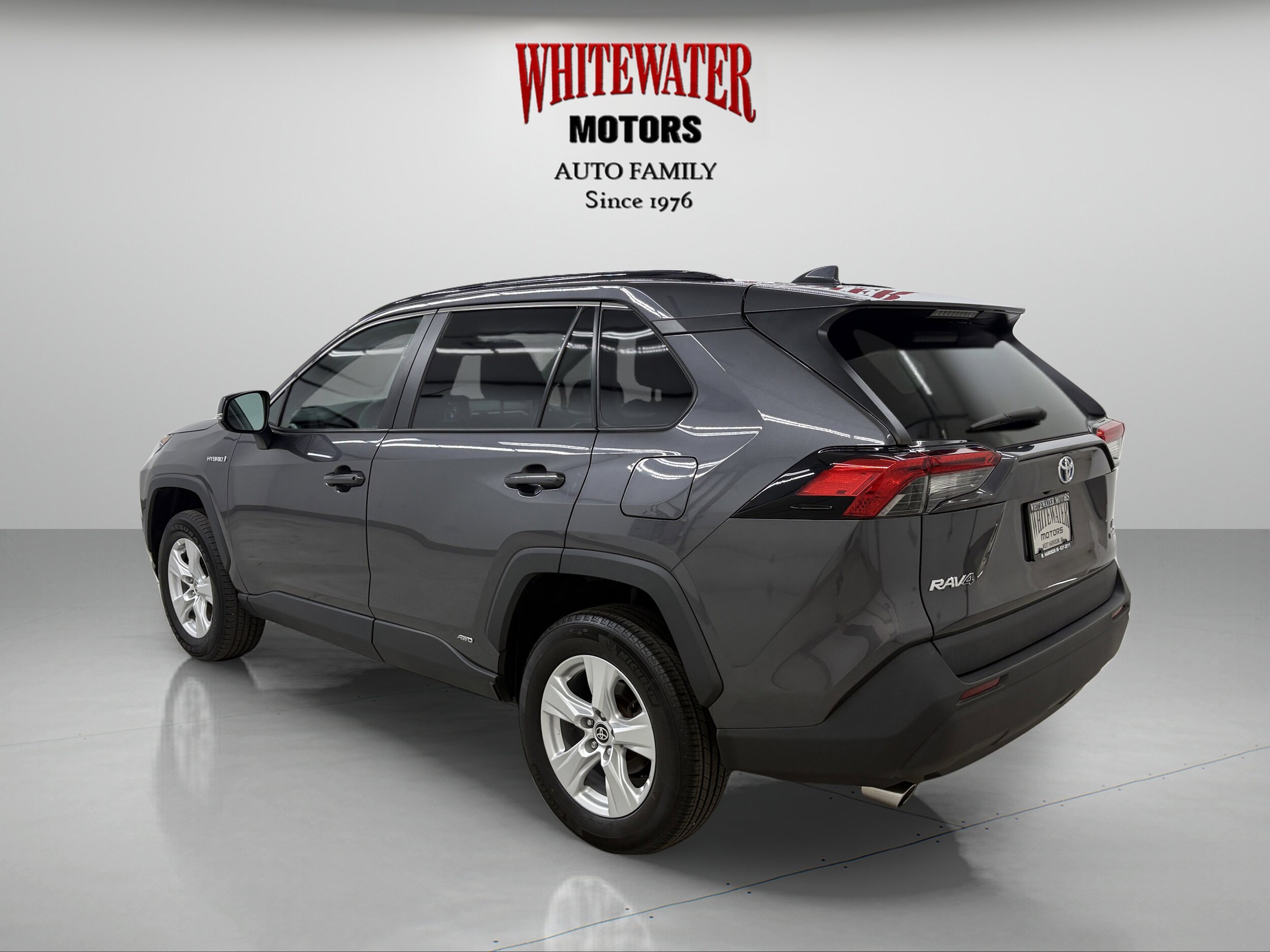 2021 Toyota RAV4 Hybrid LE photo 2