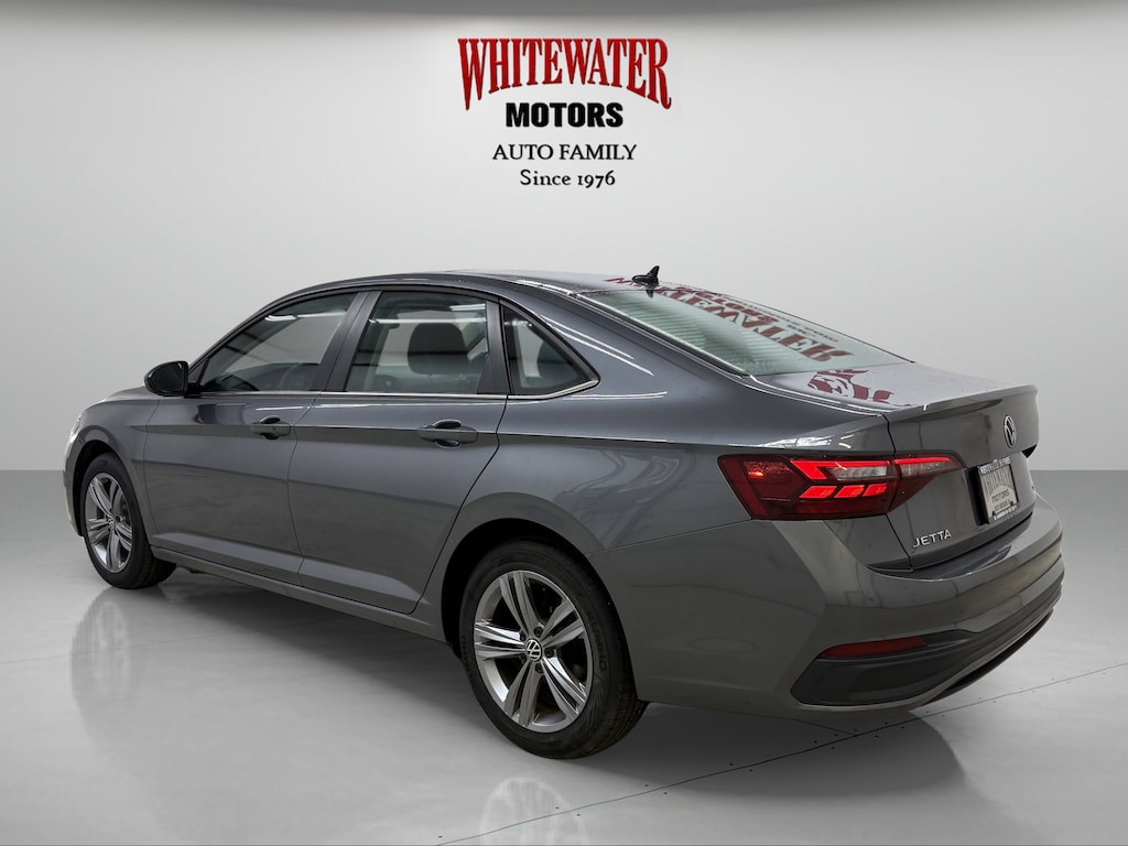 Used 2024 Volkswagen Jetta SE 4dr Car