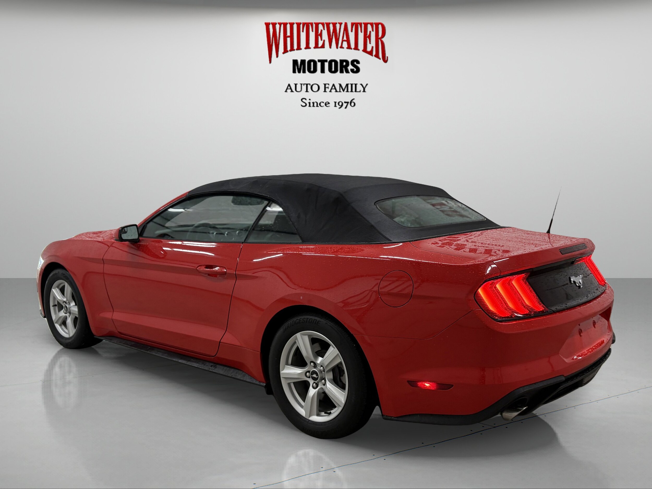 2018 Ford Mustang EcoBoost photo 4