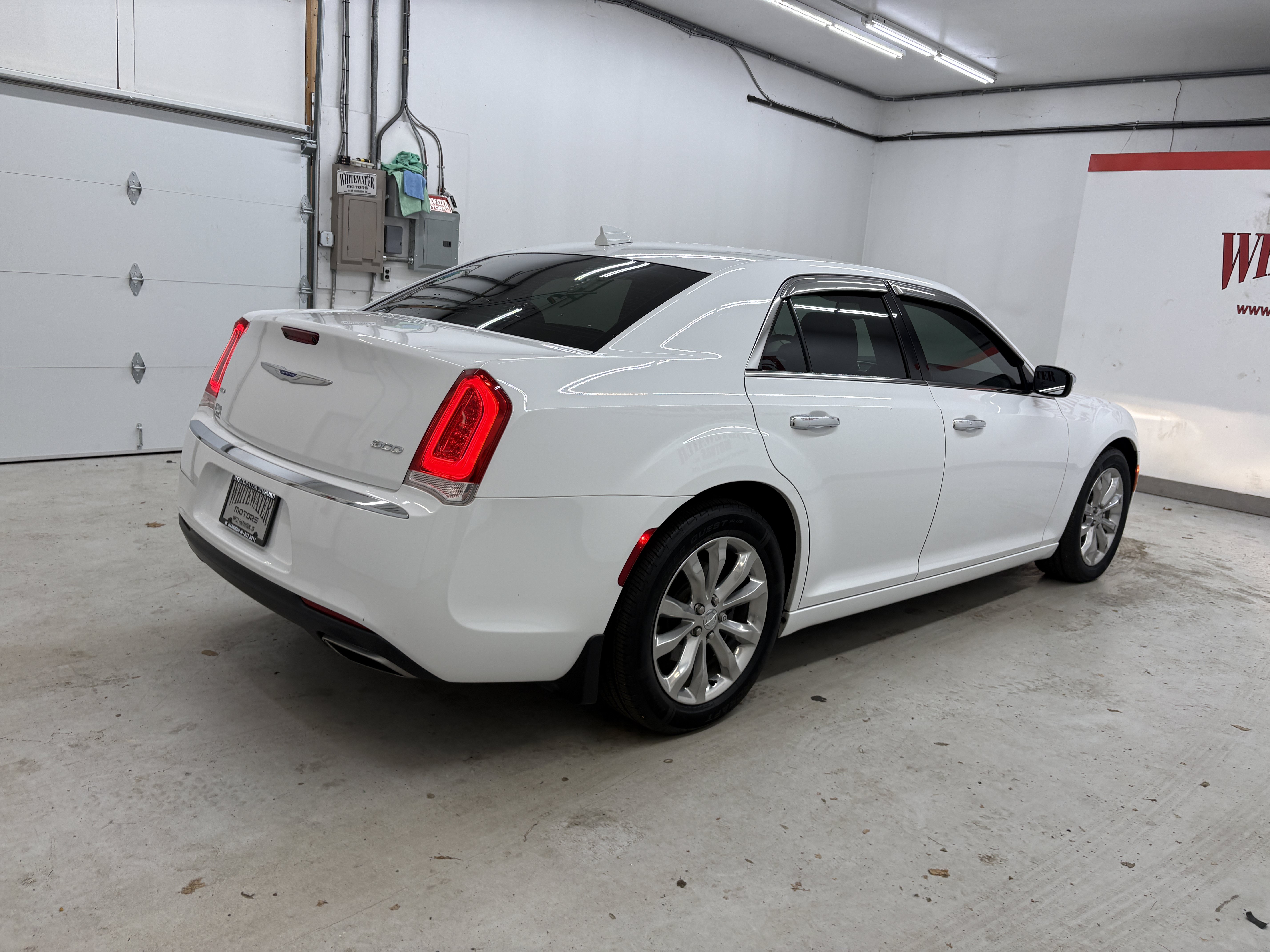 Used 2018 Chrysler 300 Limited 4dr Car