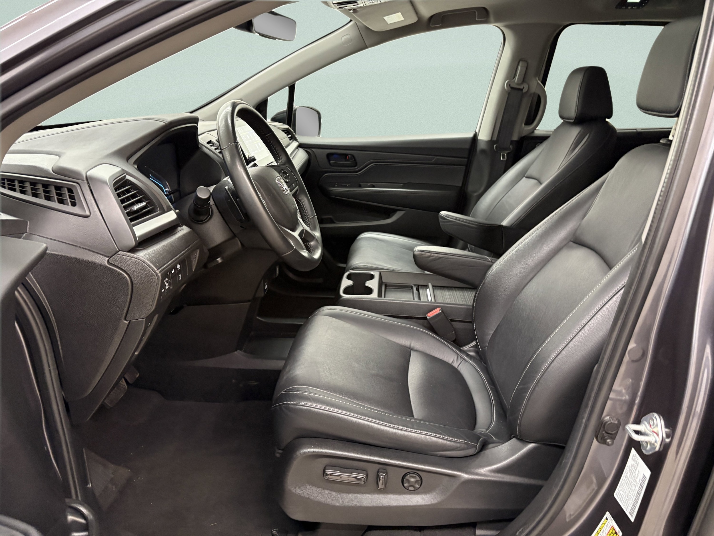 2024 Honda Odyssey EX-L - Photo 11