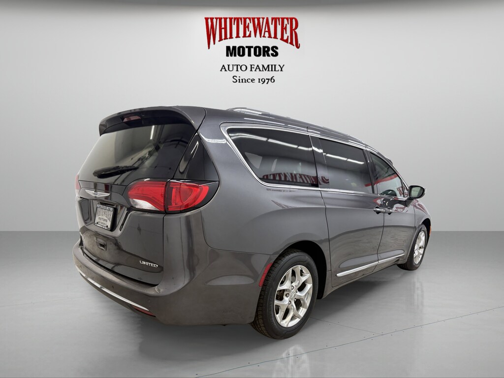 Used 2019 Chrysler Pacifica Limited Mini-van, Passenger