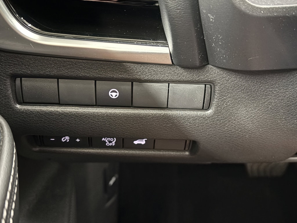 Used 2023 Nissan Rogue SL Sport Utility