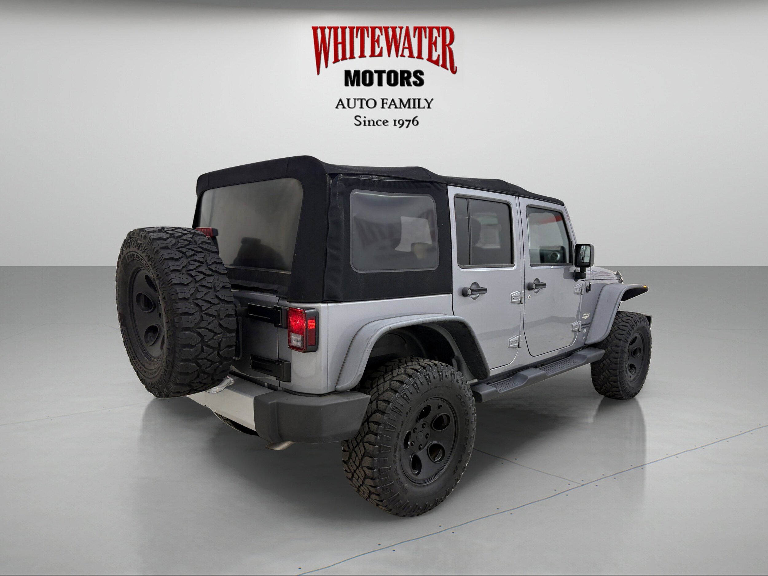 2014 Jeep Wrangler Unlimited Sahara photo 4