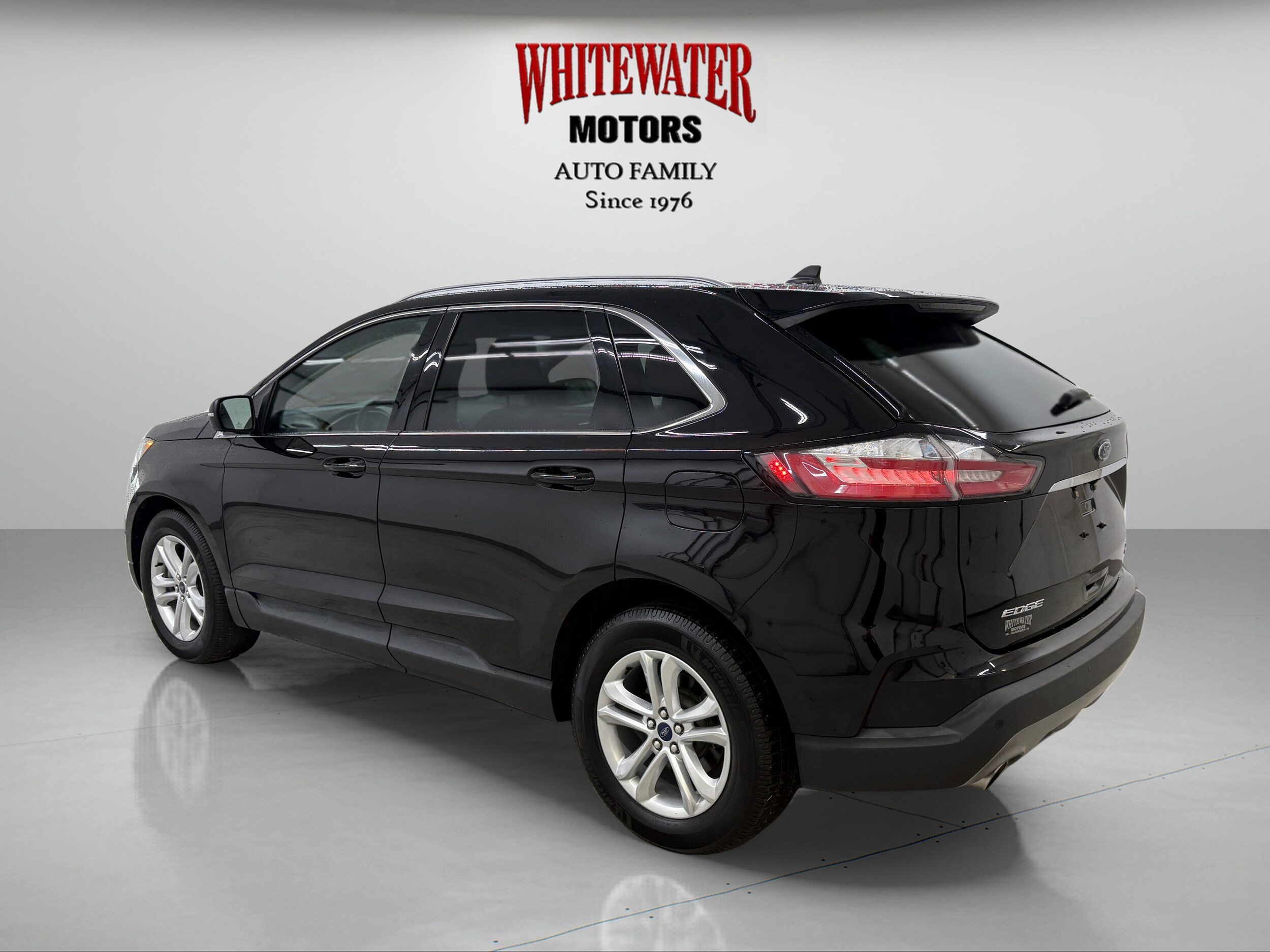 2020 Ford Edge SEL photo 2