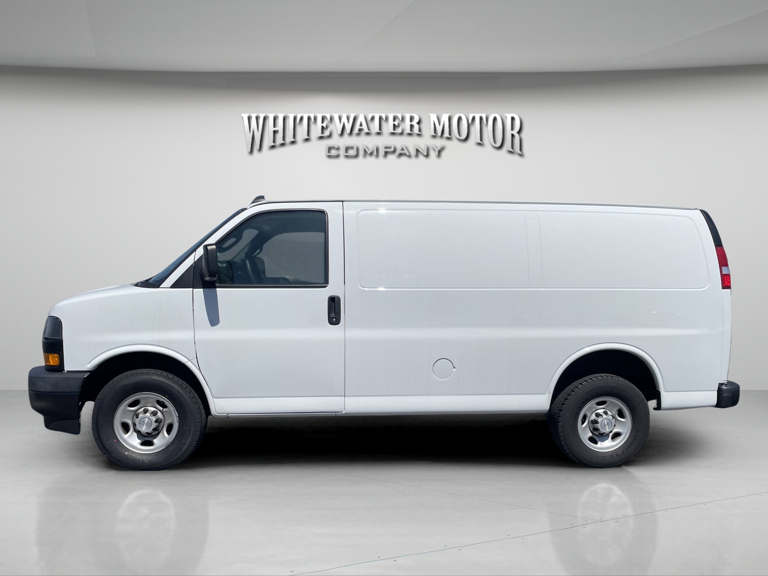 2018 Chevrolet Express 2500 Work Van photo 2