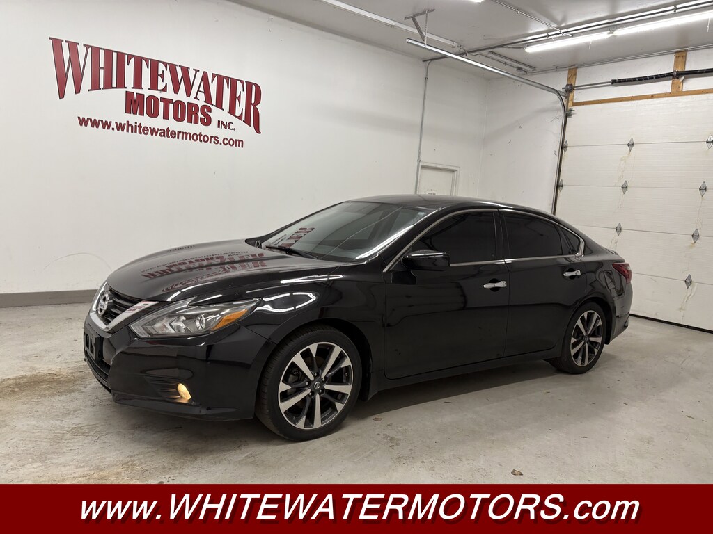 Used 2017 Nissan Altima 2.5 SR 4dr Car