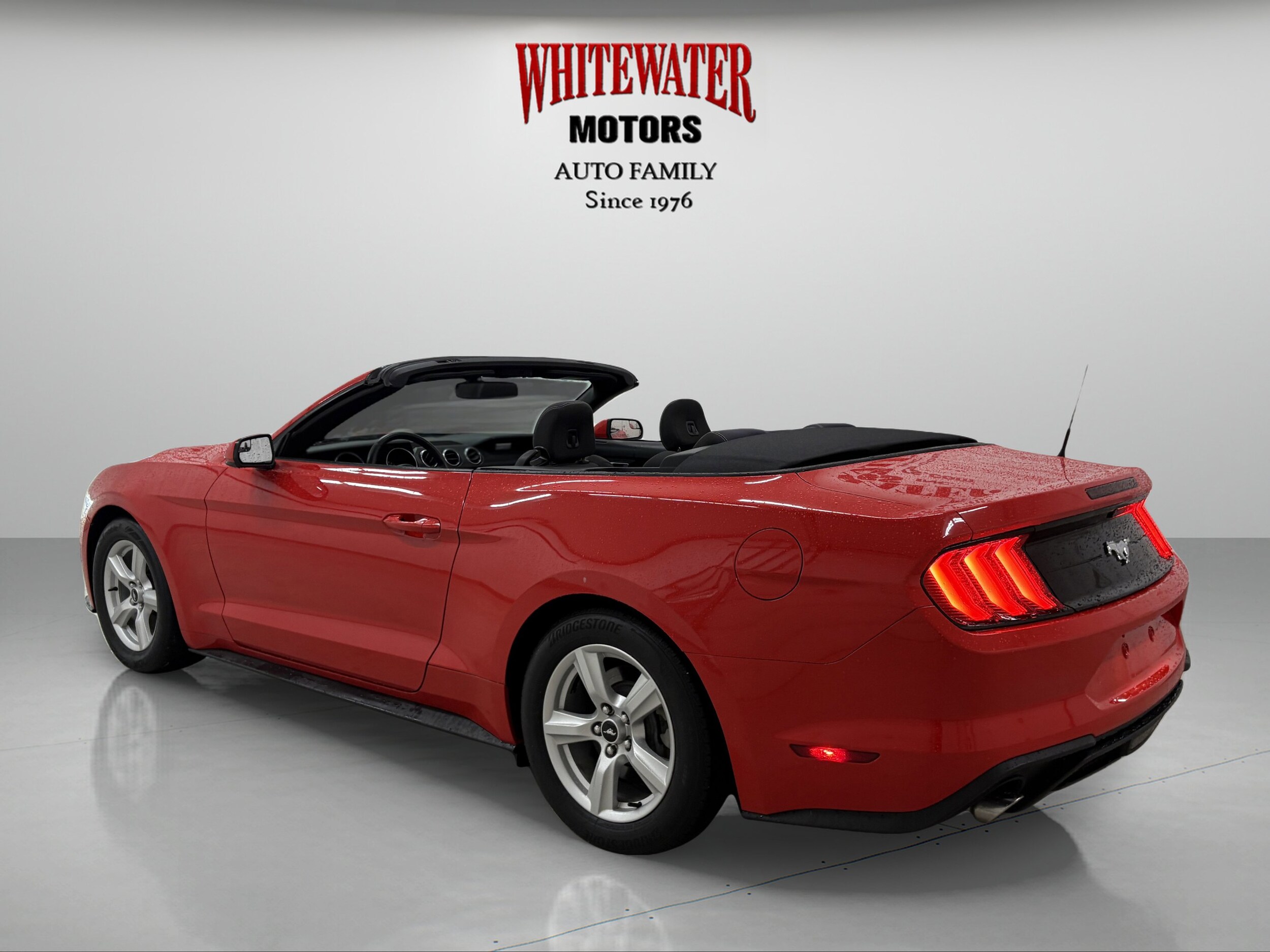 2018 Ford Mustang EcoBoost photo 3