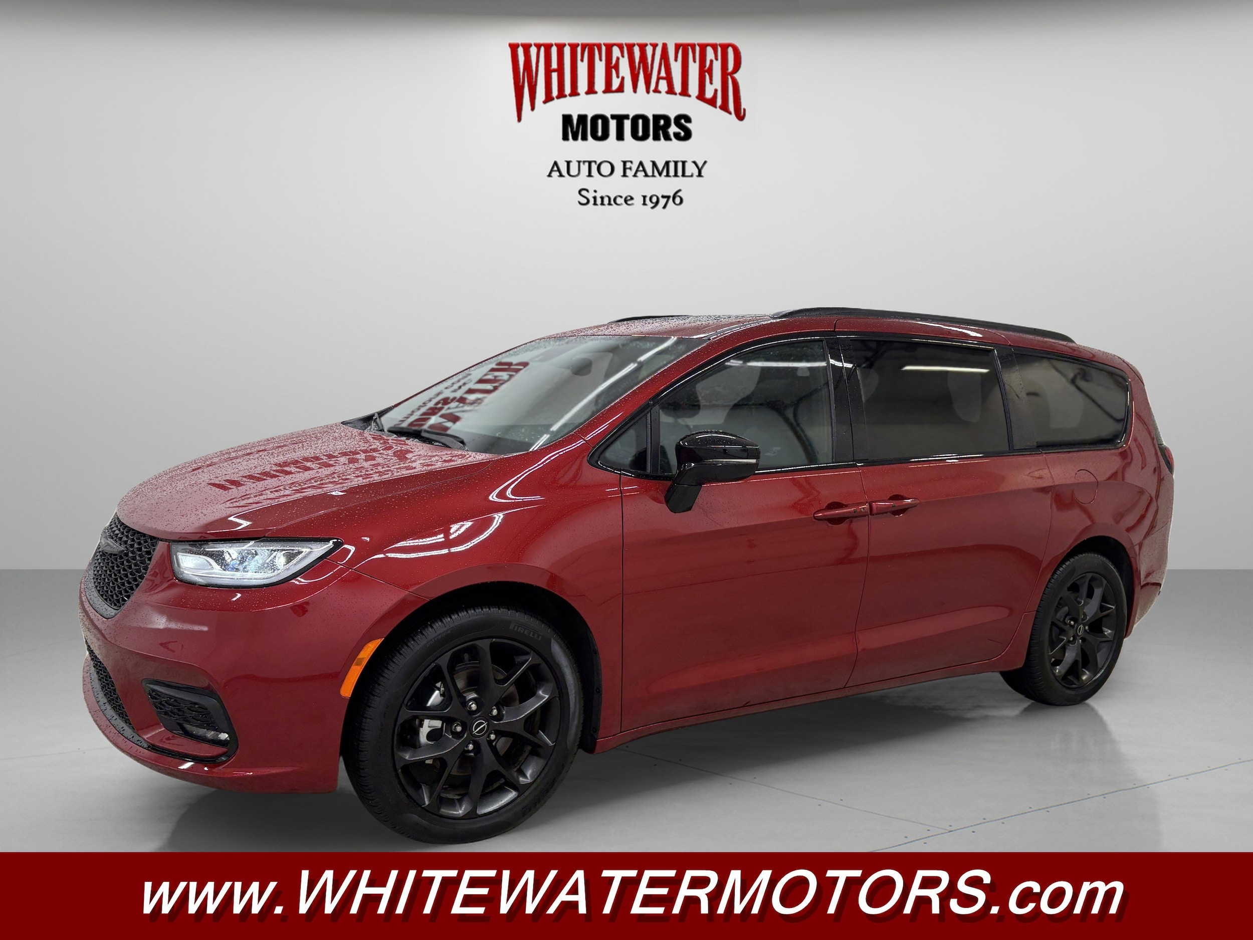 2025 Chrysler Pacifica Limited's photo