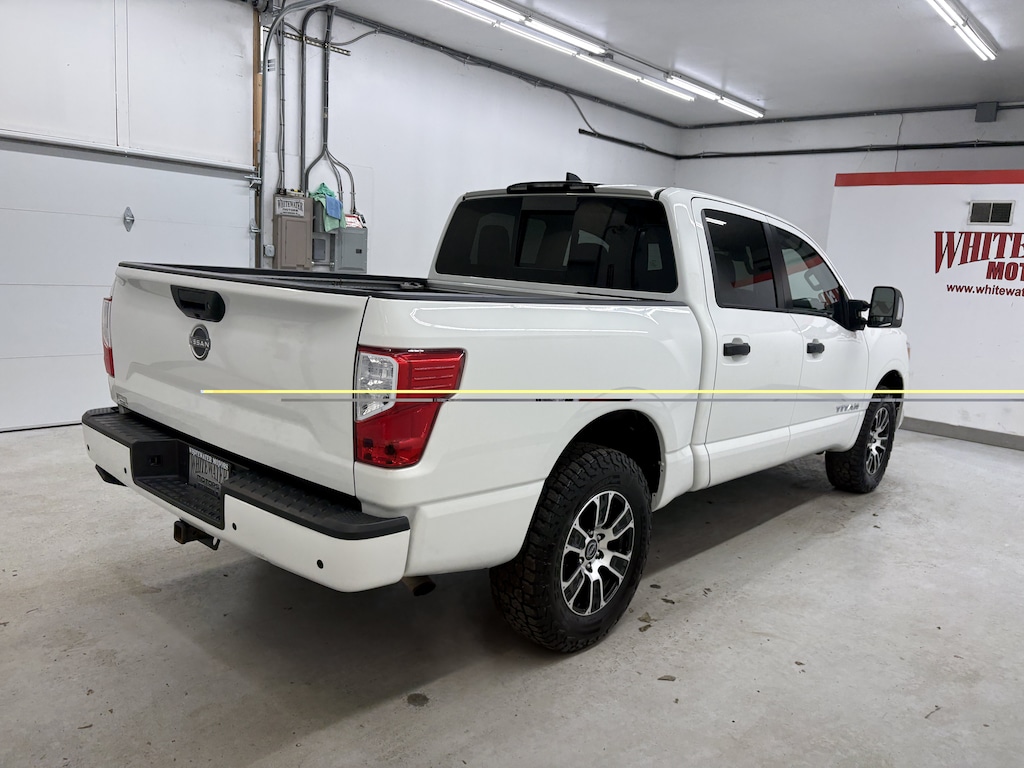 Used 2024 Nissan Titan SV Crew Cab Pickup