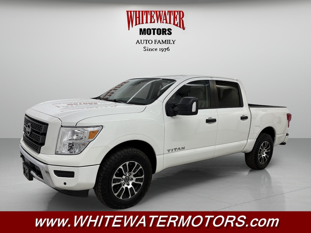 Used 2024 Nissan Titan SV Crew Cab Pickup