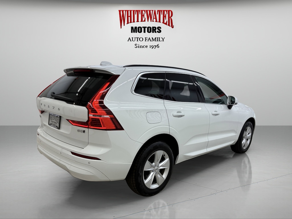 Used 2022 Volvo XC60 Momentum Sport Utility