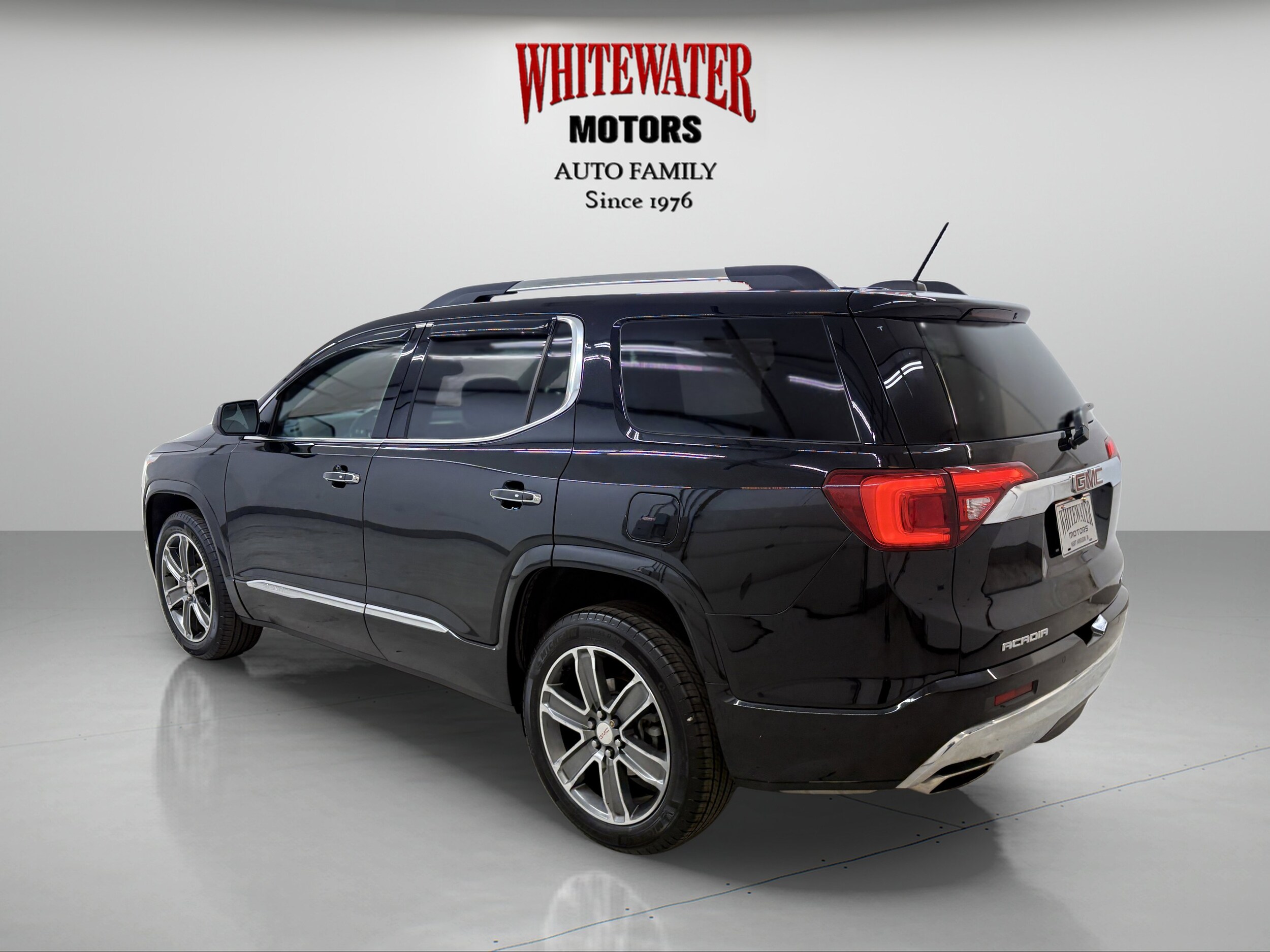 2019 Gmc Acadia Denali photo 2