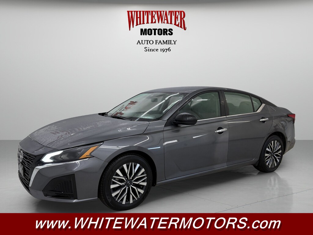 Used 2024 Nissan Altima 2.5 SV 4dr Car