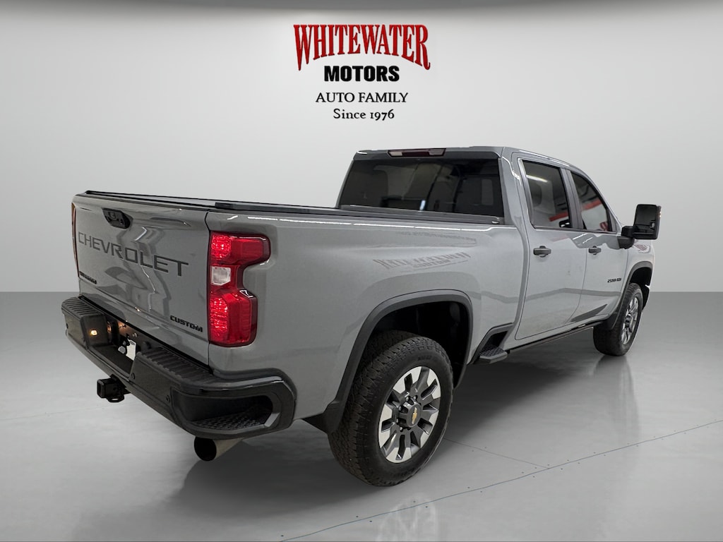 Used 2024 Chevrolet Silverado 2500HD Custom Crew Cab Pickup