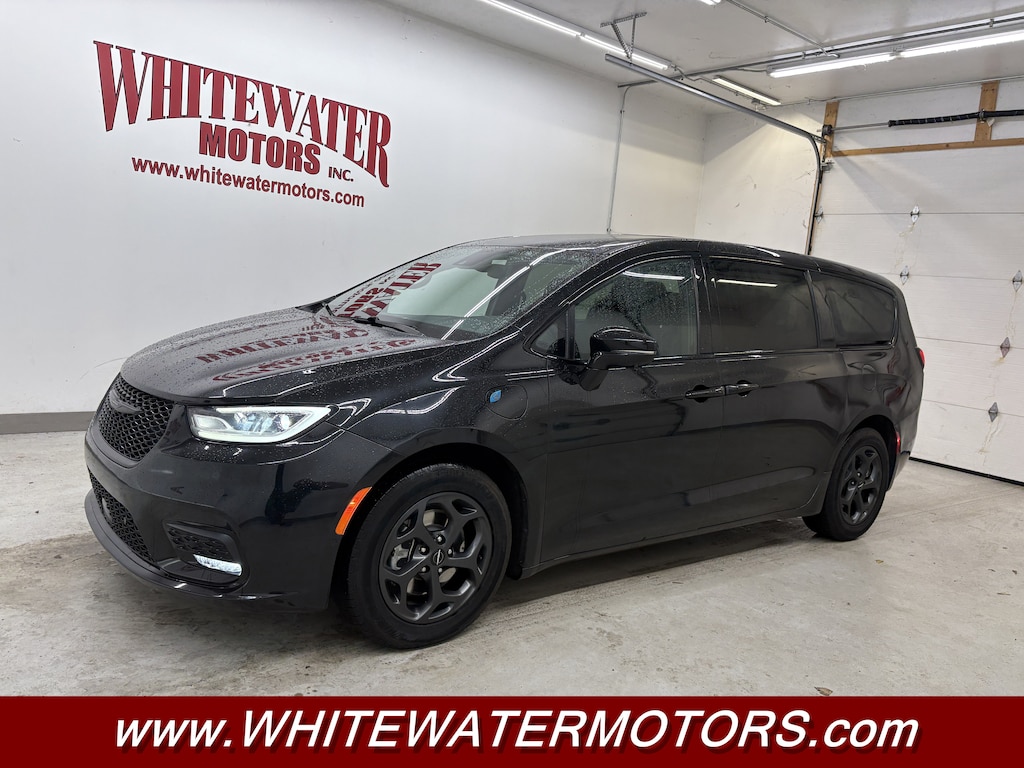 Used 2022 Chrysler Pacifica Hybrid Touring L Mini-van, Passenger