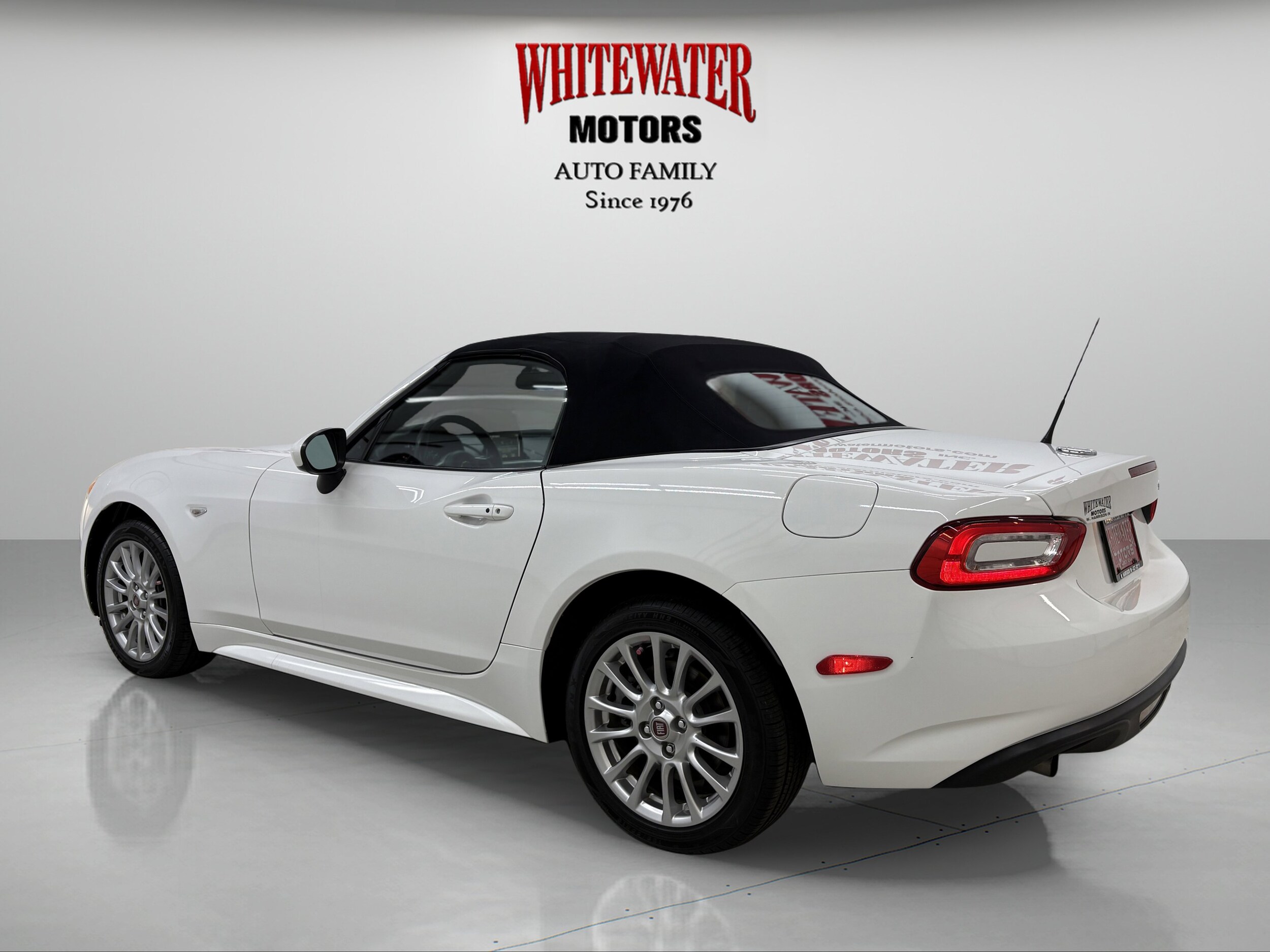 2018 Fiat 124 Spider Classica photo 3
