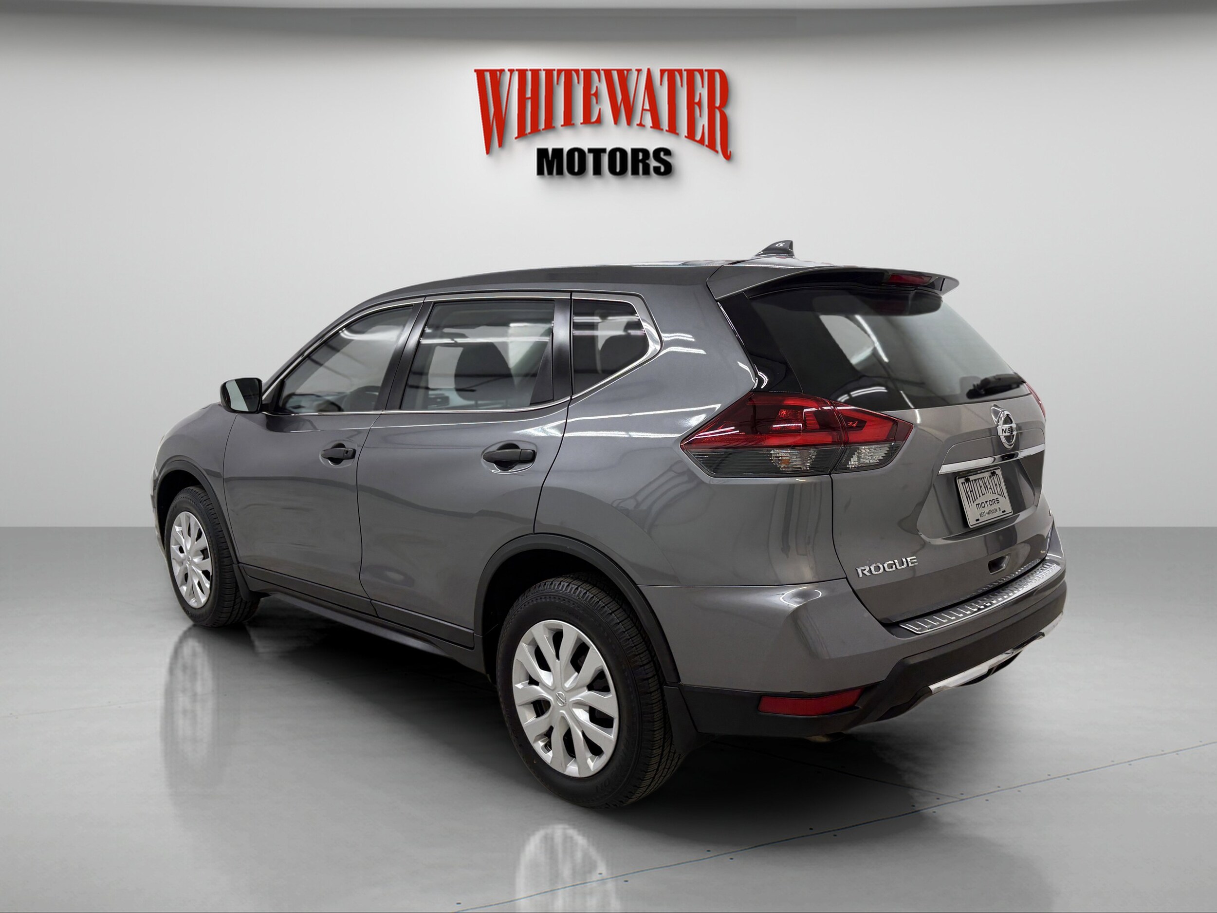 2018 Nissan Rogue S photo 2