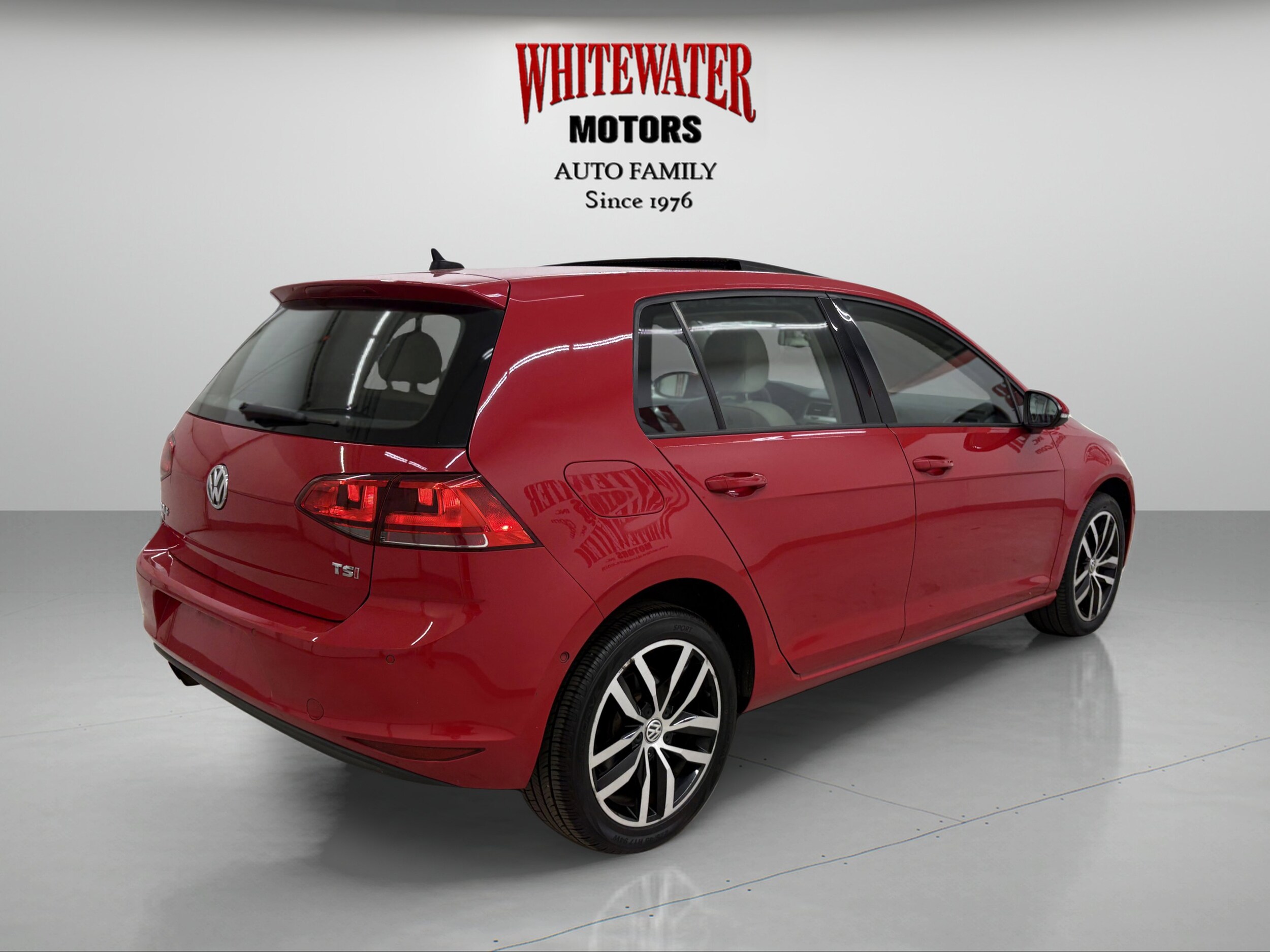 2016 Volkswagen Golf Base TDI SEL photo 4