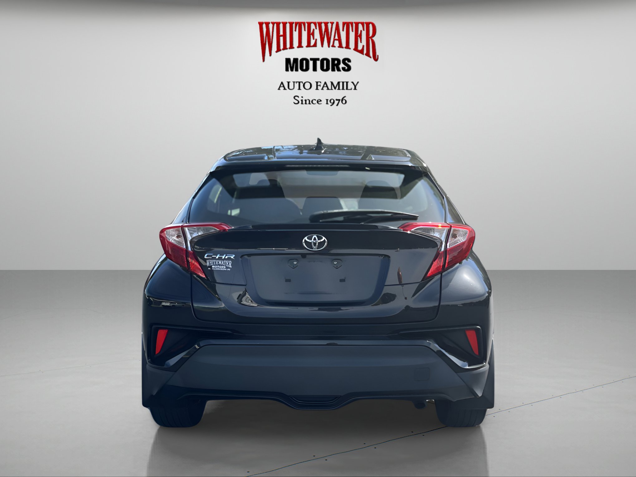 2021 Toyota C-HR LE photo 4